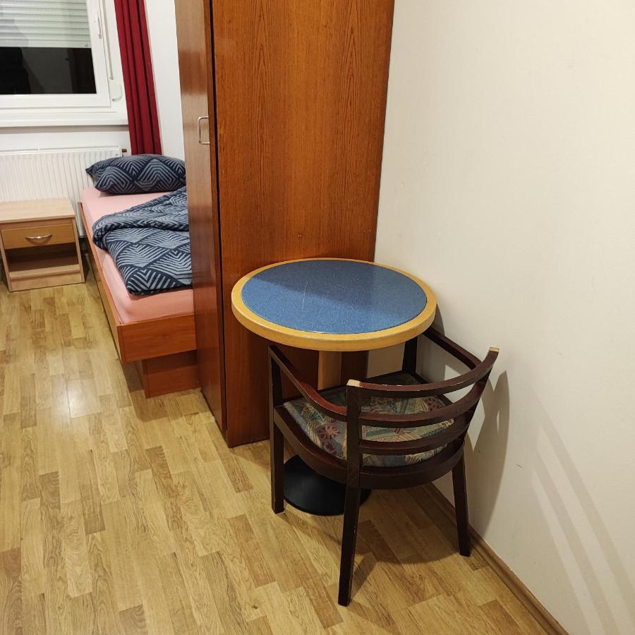 Sostanj Velenje Ravne Sobe Rooms Vrtacnik D O O Extérieur photo