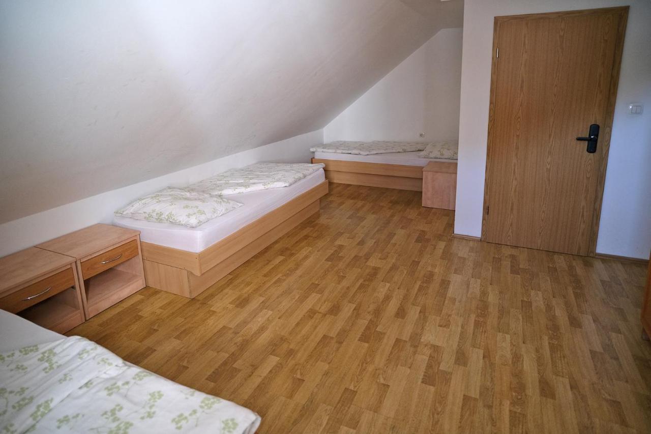 Sostanj Velenje Ravne Sobe Rooms Vrtacnik D O O Extérieur photo