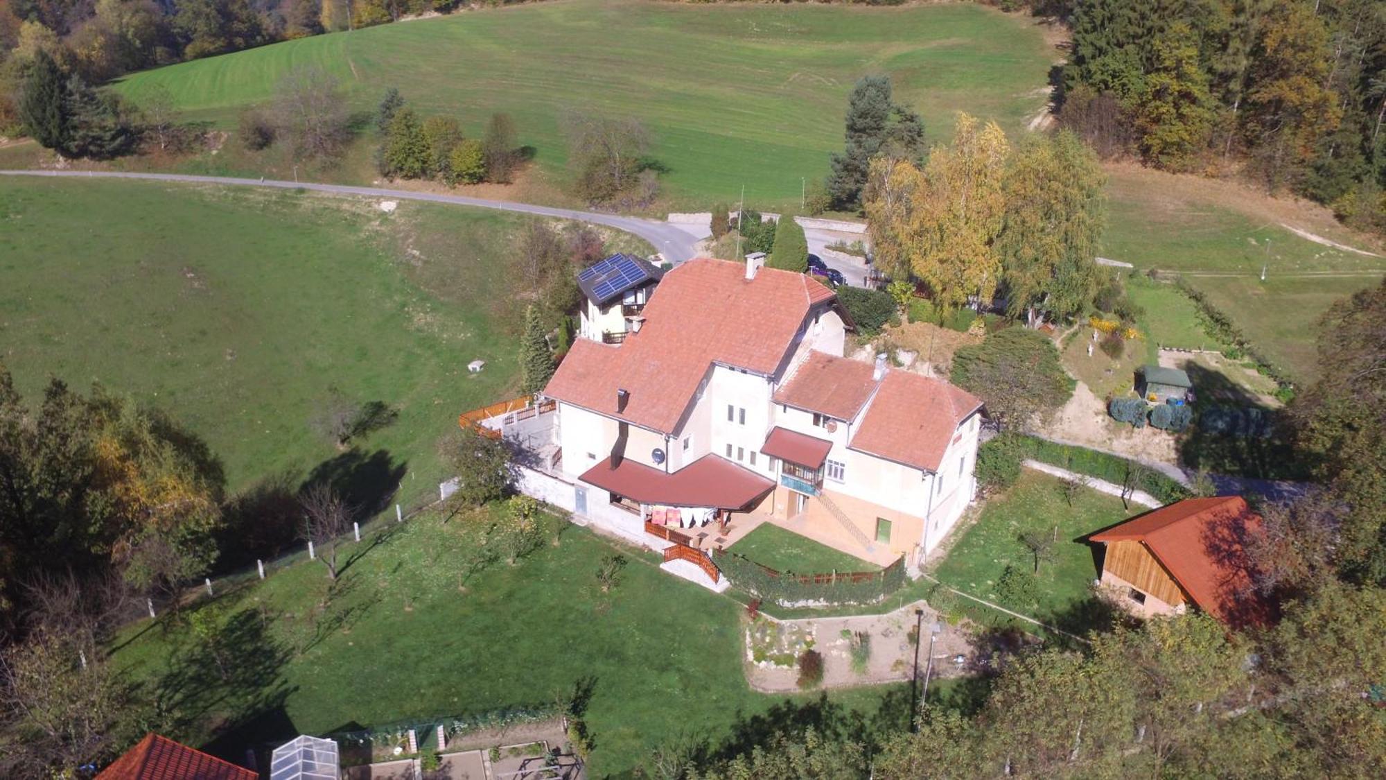 Sostanj Velenje Ravne Sobe Rooms Vrtacnik D O O Extérieur photo
