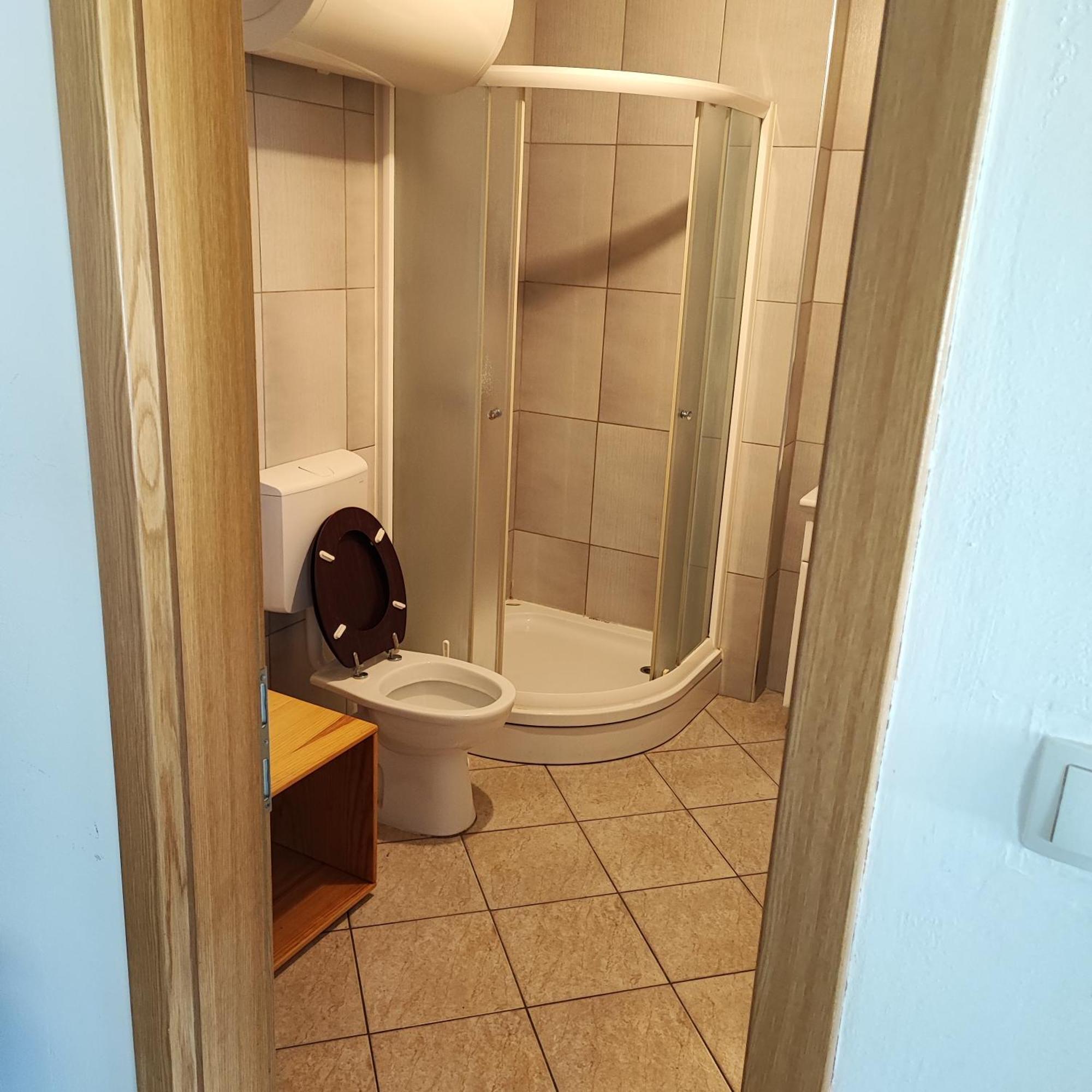 Sostanj Velenje Ravne Sobe Rooms Vrtacnik D O O Extérieur photo
