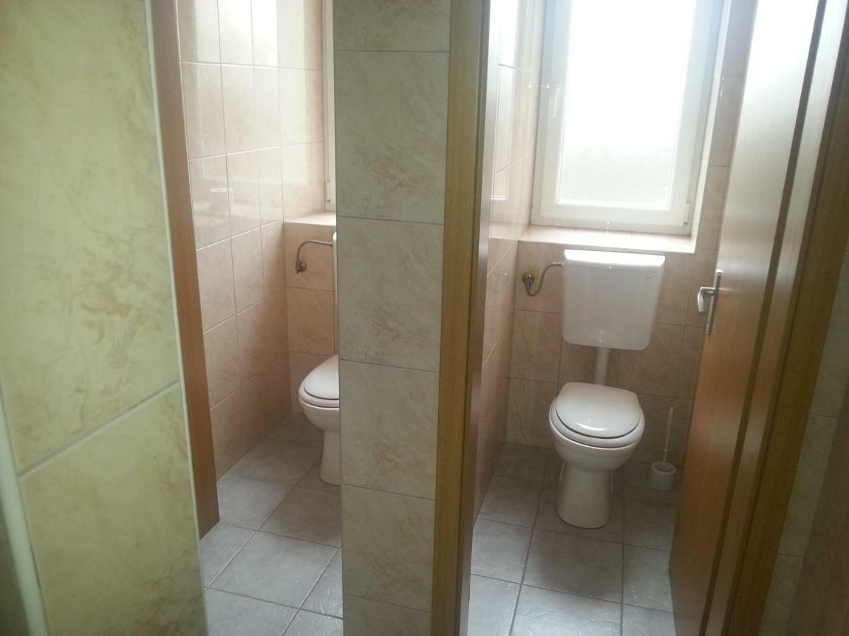 Sostanj Velenje Ravne Sobe Rooms Vrtacnik D O O Extérieur photo